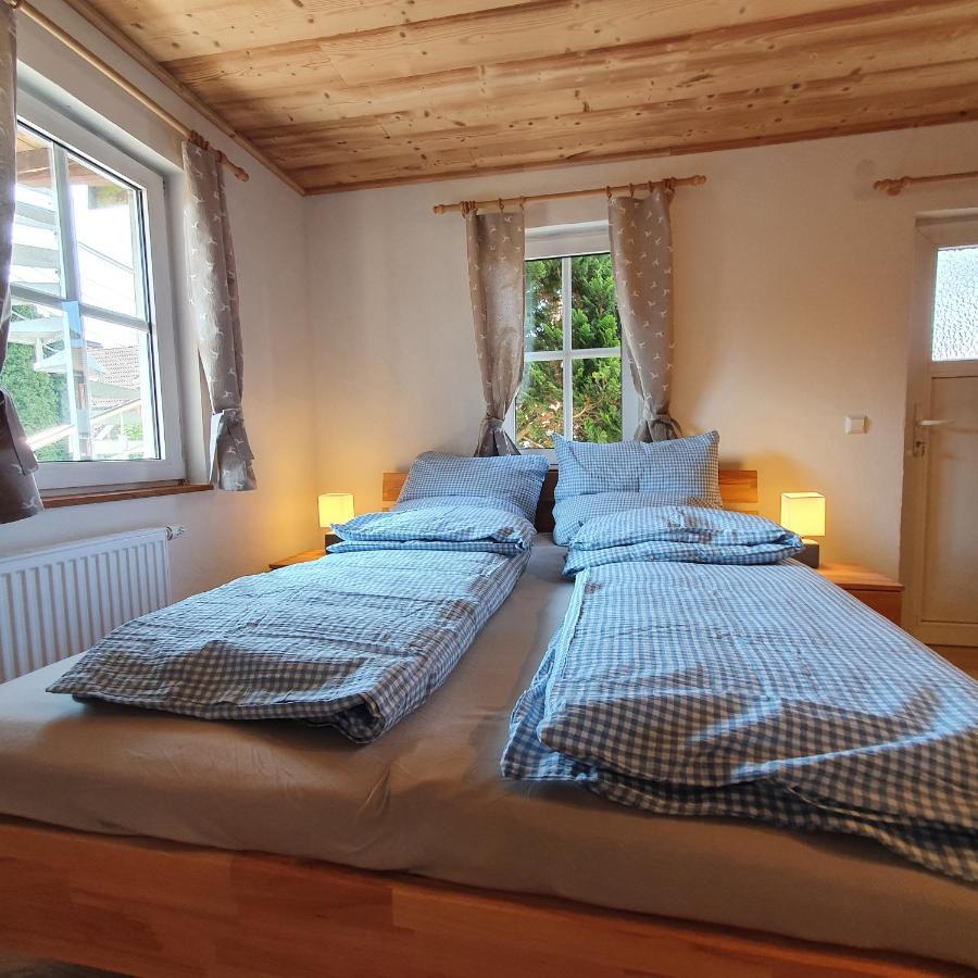 Alte Backstube - Ferienwohnung Huettenstube Und Ferienzimmer Auszeit Erkenbrechtsweiler Exterior photo