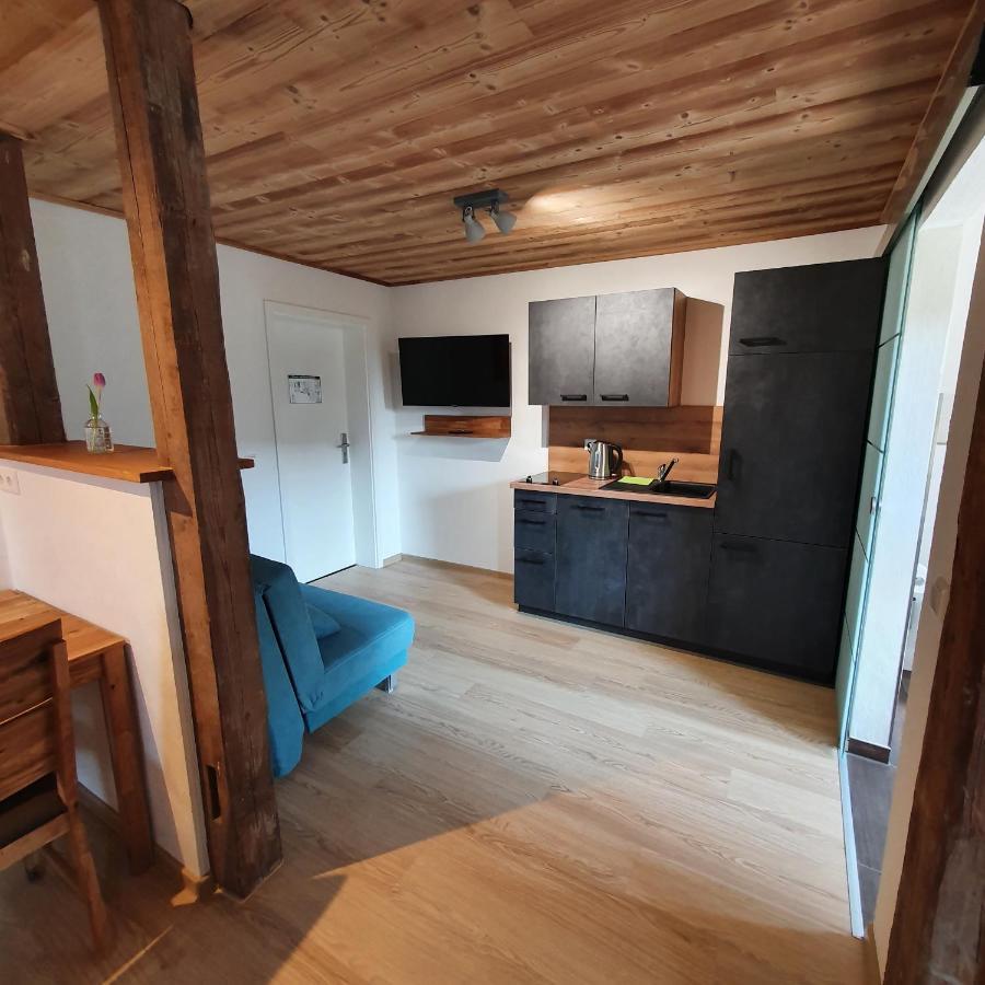Alte Backstube - Ferienwohnung Huettenstube Und Ferienzimmer Auszeit Erkenbrechtsweiler Exterior photo
