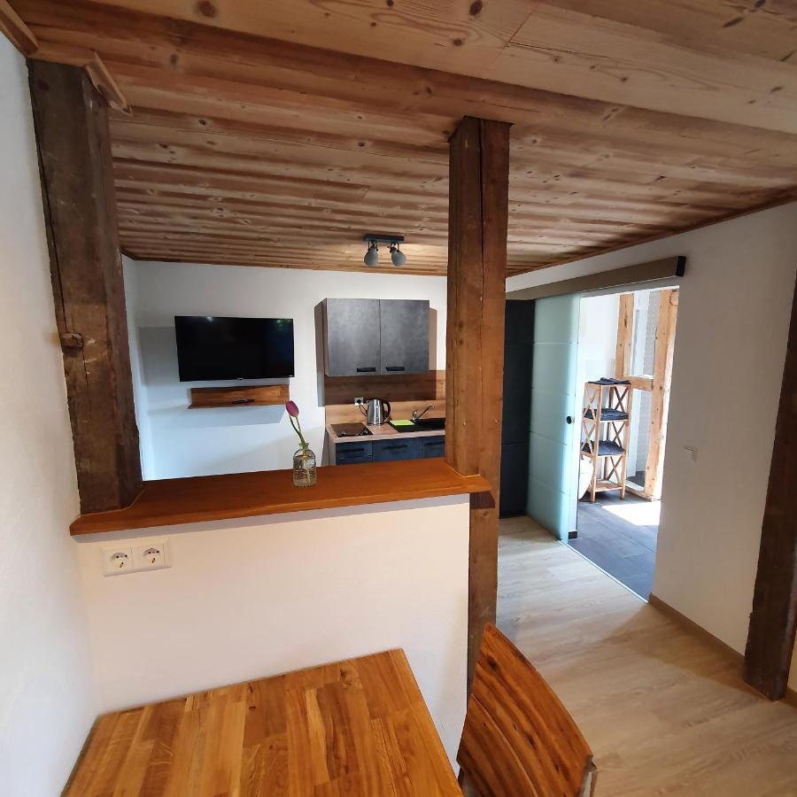 Alte Backstube - Ferienwohnung Huettenstube Und Ferienzimmer Auszeit Erkenbrechtsweiler Exterior photo